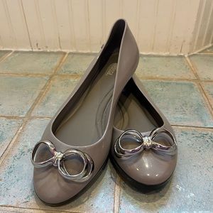 Melissa Jelly Shoes. Gray w/ bows. Size 7.